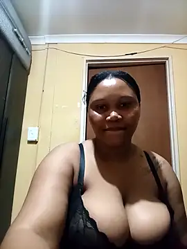 Snapshot of JuicyMilkyTizzy chatting on 04.02.26 JuicyMilkyTizzy online show from 04.02.26