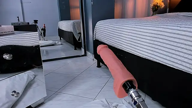 Melissa 23  online show from 10.13.25