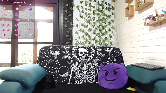 LiraSonnett online show from 09.15.25