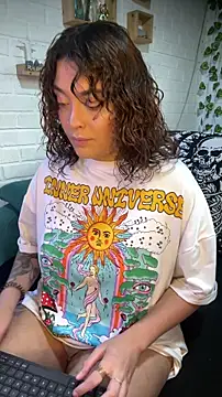 LiraSonnett online show from 11.29.25