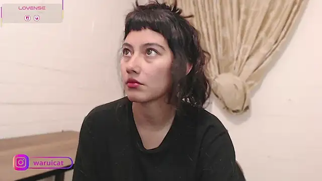 Snapshot of Laury_uri chatting on 02.12.26 Laury uri online show from 02.12.26