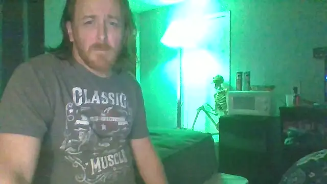 Snapshot of SpnzTnT chatting on 09.14.25 SpnzTnT online show from 09.14.25