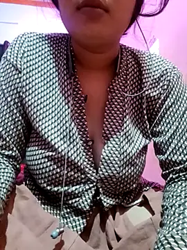 Snapshot of Beautiful_Puja chatting on 03.07.25 Beautiful Puja online show from 03.07.25