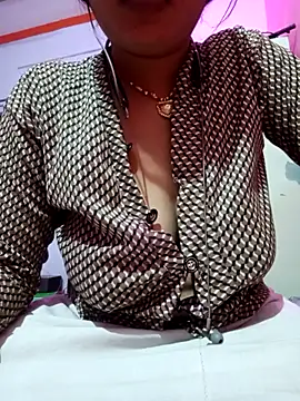 Snapshot of Beautiful_Puja chatting on 03.12.25 Beautiful Puja online show from 03.12.25