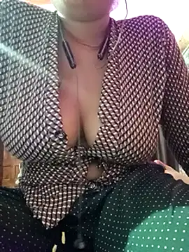 Snapshot of Beautiful_Puja chatting on 03.17.25 Beautiful Puja online show from 03.17.25