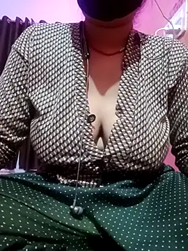 Snapshot of Beautiful_Puja chatting on 03.21.25 Beautiful Puja online show from 03.21.25