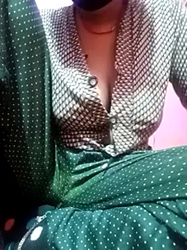 Snapshot of Beautiful_Puja chatting on 03.22.25 Beautiful Puja online show from 03.22.25