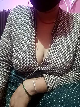 Snapshot of Beautiful_Puja chatting on 03.22.25 Beautiful Puja online show from 03.22.25