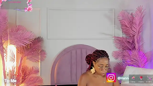 Snapshot of Hanaahquinn chatting on 04.18.26 Hanaahquinn online show from 04.18.26