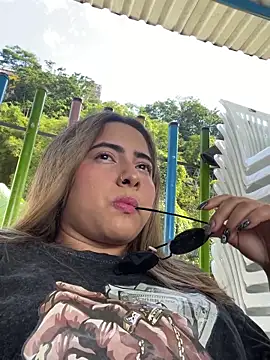 lunaxxx 69 online show from 10.14.25