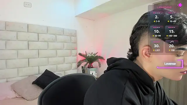 Snapshot of Dylan_Turnerr chatting on 03.11.25 Dylan Turnerr online show from 03.11.25