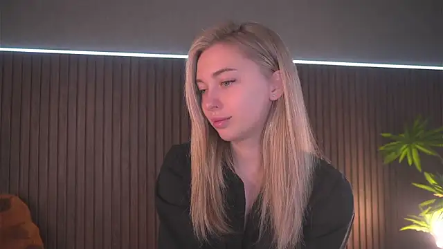 christie luv online show from 09.27.25