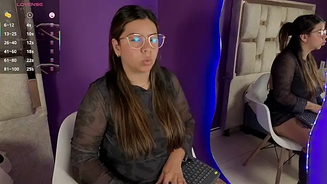 Snapshot of emilyy_cooperr chatting on 06.10.26 emilyy cooperr online show from 06.10.26
