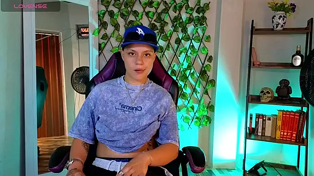 demimoore222 online show from 03.17.25