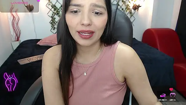 Snapshot of issa__nassar chatting on 10.02.25 issa nassar online show from 10.02.25