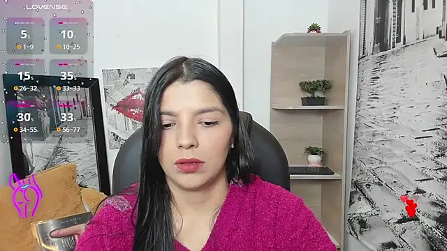 Snapshot of issa__nassar chatting on 11.14.25 issa nassar online show from 11.14.25