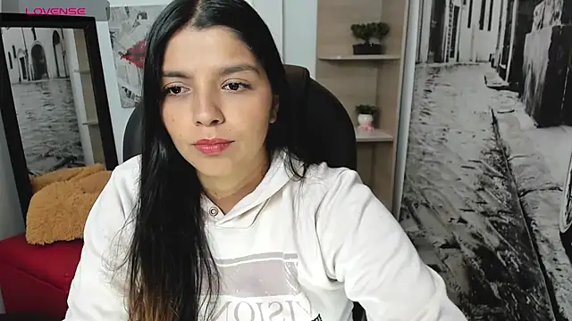 Snapshot of issa__nassar chatting on 11.19.25 issa nassar online show from 11.19.25