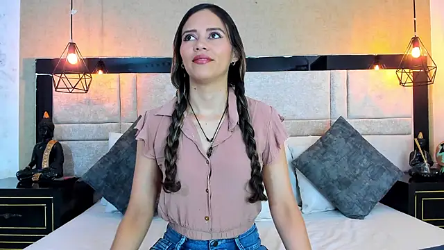 LiliJensen online show from 11.17.25