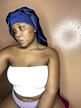 Snapshot of Beyoncex05 chatting on 03.06.26 Beyoncex05 online show from 03.06.26