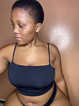 Snapshot of Beyoncex05 chatting on 03.08.26 Beyoncex05 online show from 03.08.26