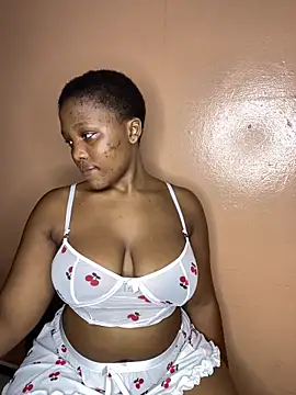 Snapshot of Beyoncex05 chatting on 03.16.26 Beyoncex05 online show from 03.16.26