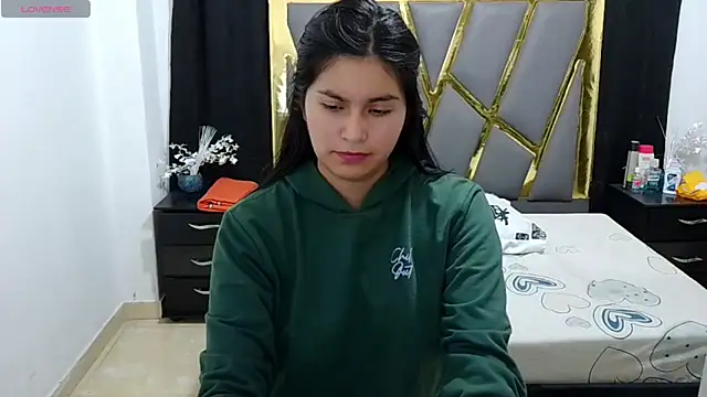 Snapshot of kangomez chatting on 03.16.25 kangomez online show from 03.16.25