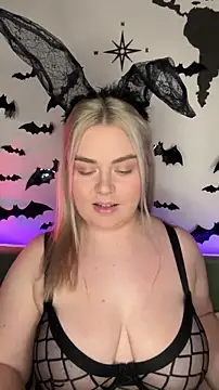 April Vancee online show from 10.20.25