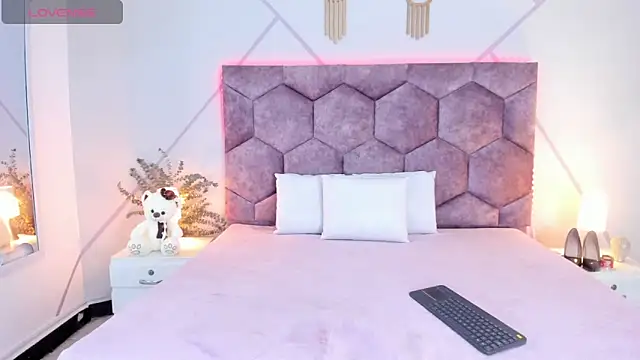 Snapshot of aurora_collinss_ chatting on 02.03.26 aurora collinss online show from 02.03.26