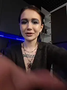 Snapshot of HeatherSweet_ chatting on 06.22.26 HeatherSweet online show from 06.22.26