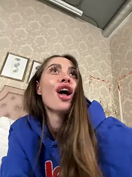 Snapshot of Amanda_River chatting on 03.07.25 Amanda River online show from 03.07.25