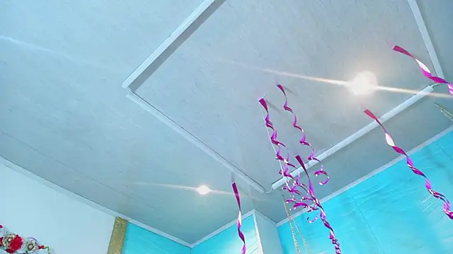 Mia Montess online show from 02.09.26