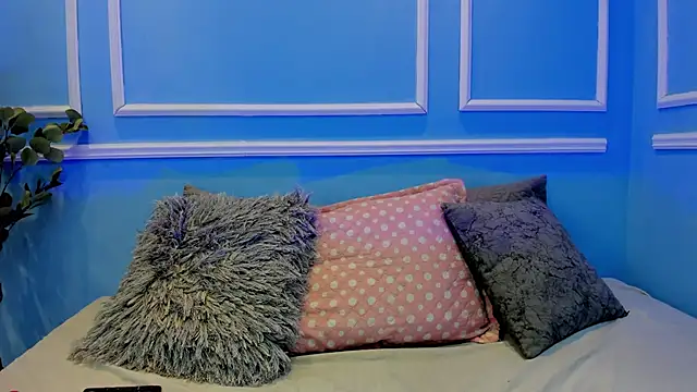 Lucy Canel online show from 09.29.25