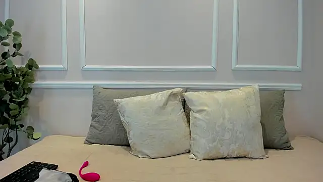 Lucy Canel online show from 01.07.26