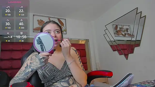 SaskiaGrendel online show from 04.13.26