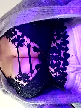 BellyDancer1 online show from 11.18.25