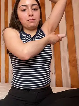 Snapshot of floooohv chatting on 10.18.25 floooohv online show from 10.18.25