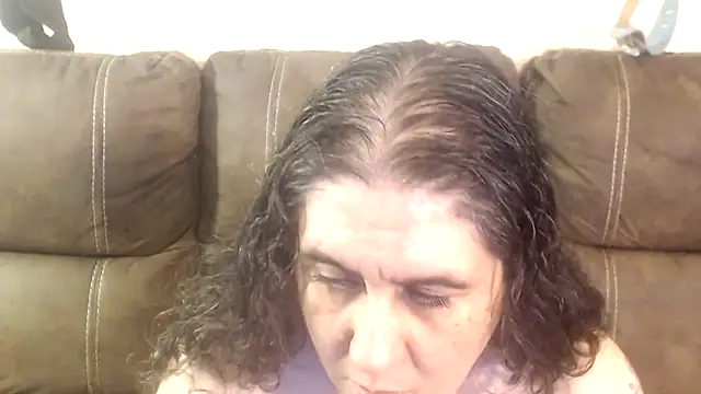 Dreaming Of Blue online show from 12.20.25