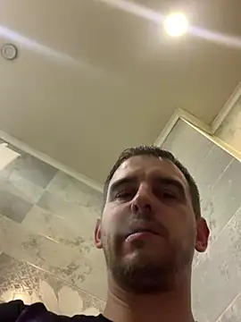 Snapshot of Maxpeins chatting on 03.19.25 Maxpeins online show from 03.19.25