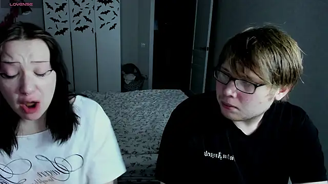 Snapshot of JayMollyy chatting on 04.22.26 JayMollyy online show from 04.22.26