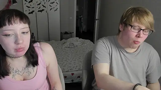 Snapshot of JayMollyy chatting on 04.29.26 JayMollyy online show from 04.29.26