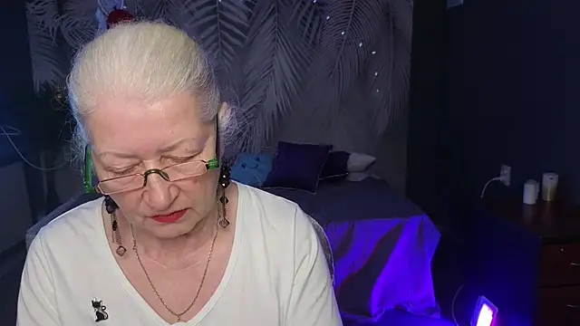 Maya Mayflower online show from 03.14.25