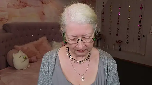 Maya Mayflower online show from 03.22.25