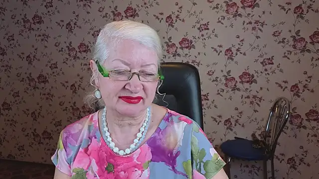 Maya Mayflower online show from 12.22.25