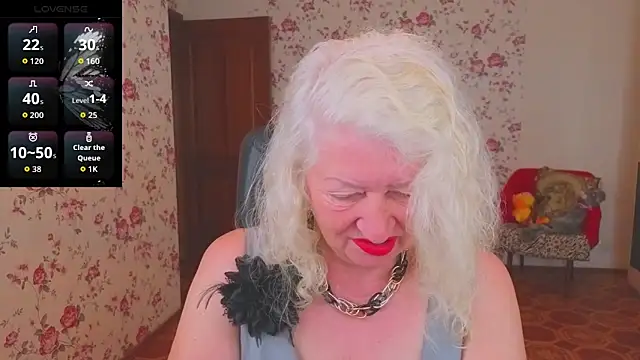 Snapshot of Maya_Mayflower chatting on 06.13.26 Maya Mayflower online show from 06.13.26