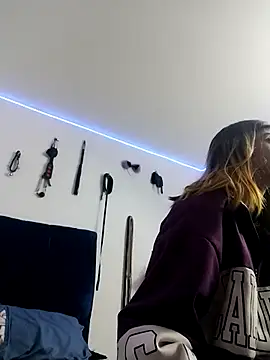 Snapshot of KratosAfroditacs chatting on 02.25.26 KratosAfroditacs online show from 02.25.26