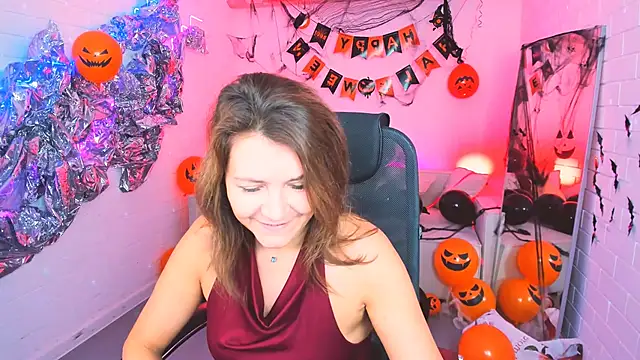 NicoleHitman online show from 10.24.25