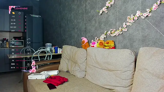 Snapshot of EvaTheHeart chatting on 09.16.25 EvaTheHeart online show from 09.16.25