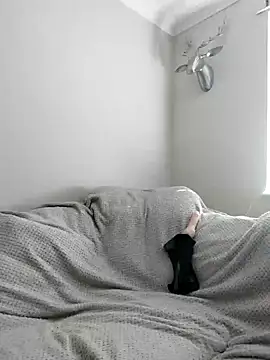 Snapshot of petitetattoed chatting on 03.14.25 petitetattoed online show from 03.14.25