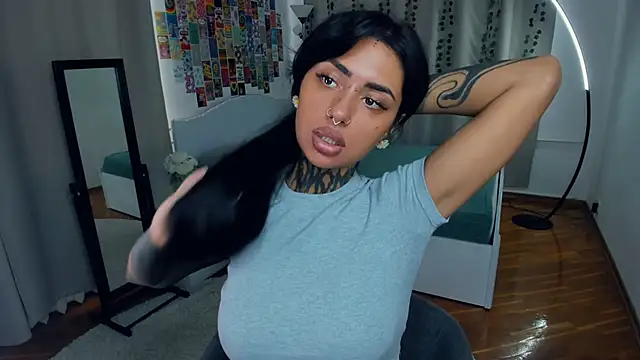 CharimgSabrina online show from 10.03.25