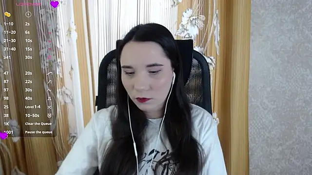 KateForLove online show from 03.13.25